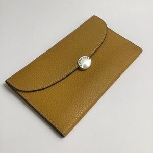 Peter Kent Pebbled Leather Clutch Wallet Yellow Gold Snap Close Zip Buenos Aires